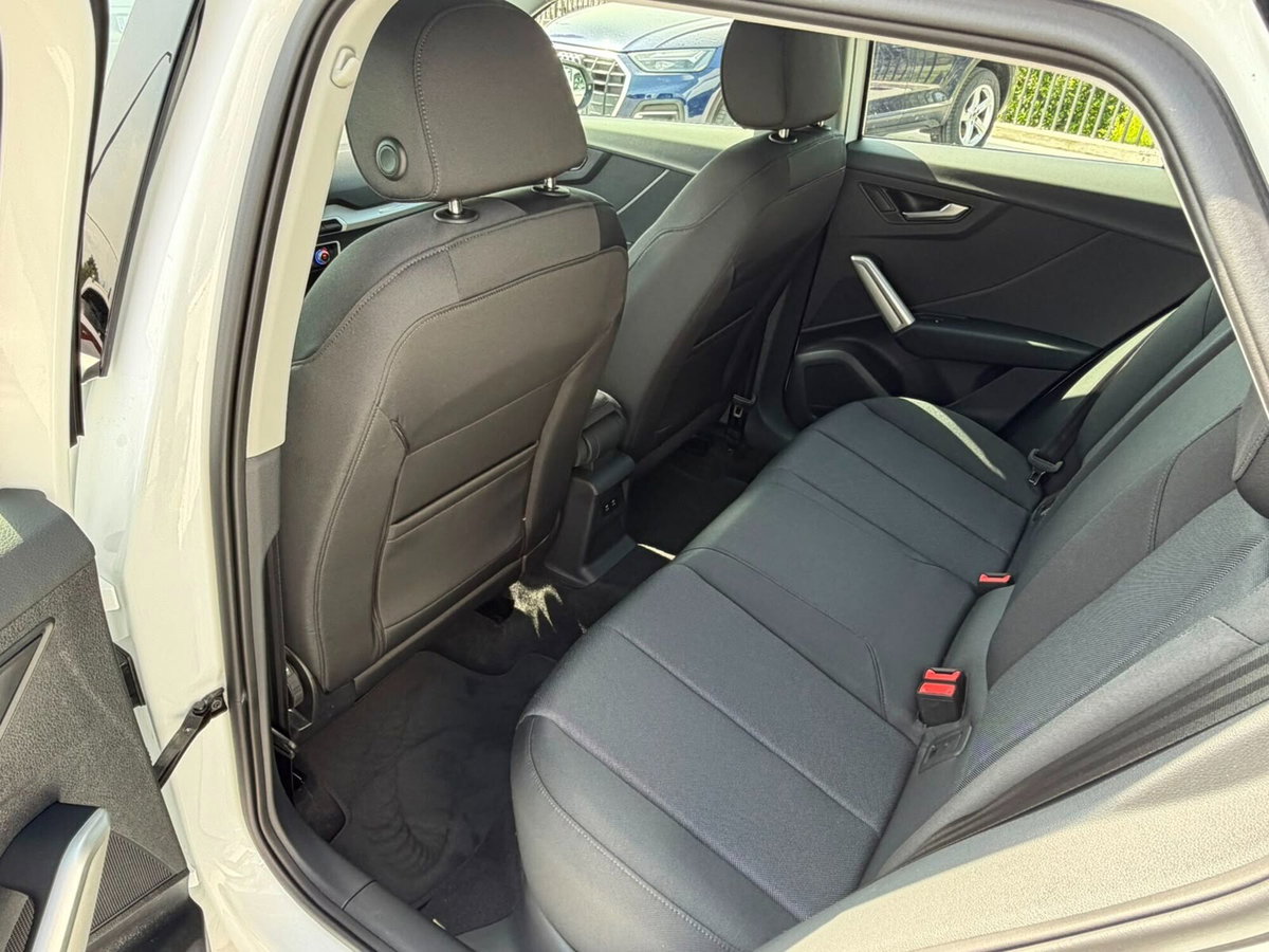 Audi Q2 Q2 35 TFSI S tronic Business (8)