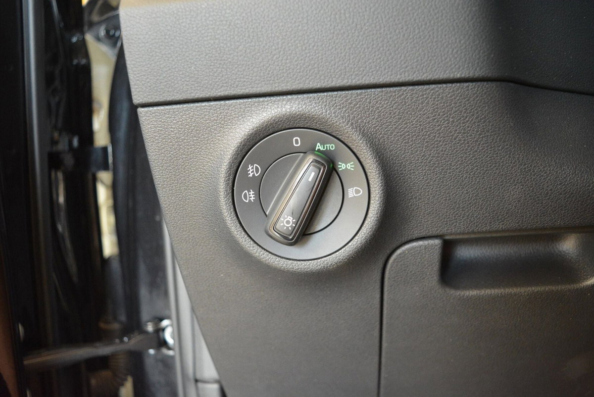 Skoda Karoq 1.0 TSI 110 CV Executive (19)
