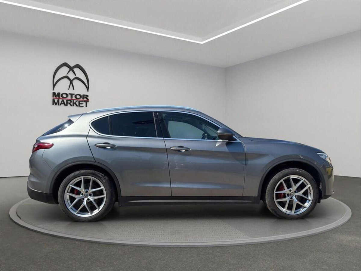 Alfa Romeo Stelvio Stelvio 2.0 Turbo 280 CV AT8 Q4 Ti (4)