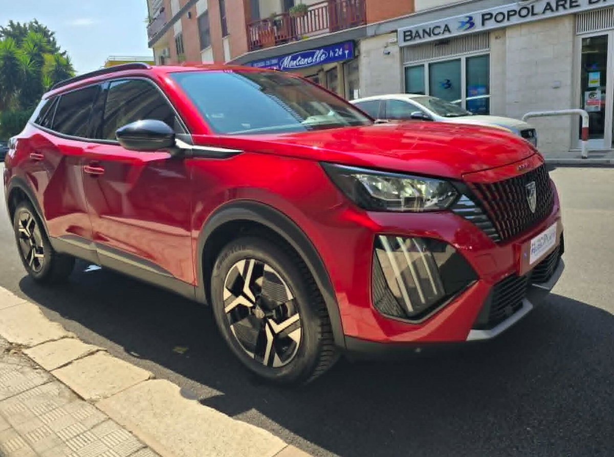 Peugeot 2008 1.2 turbo Allure 100cv (3)