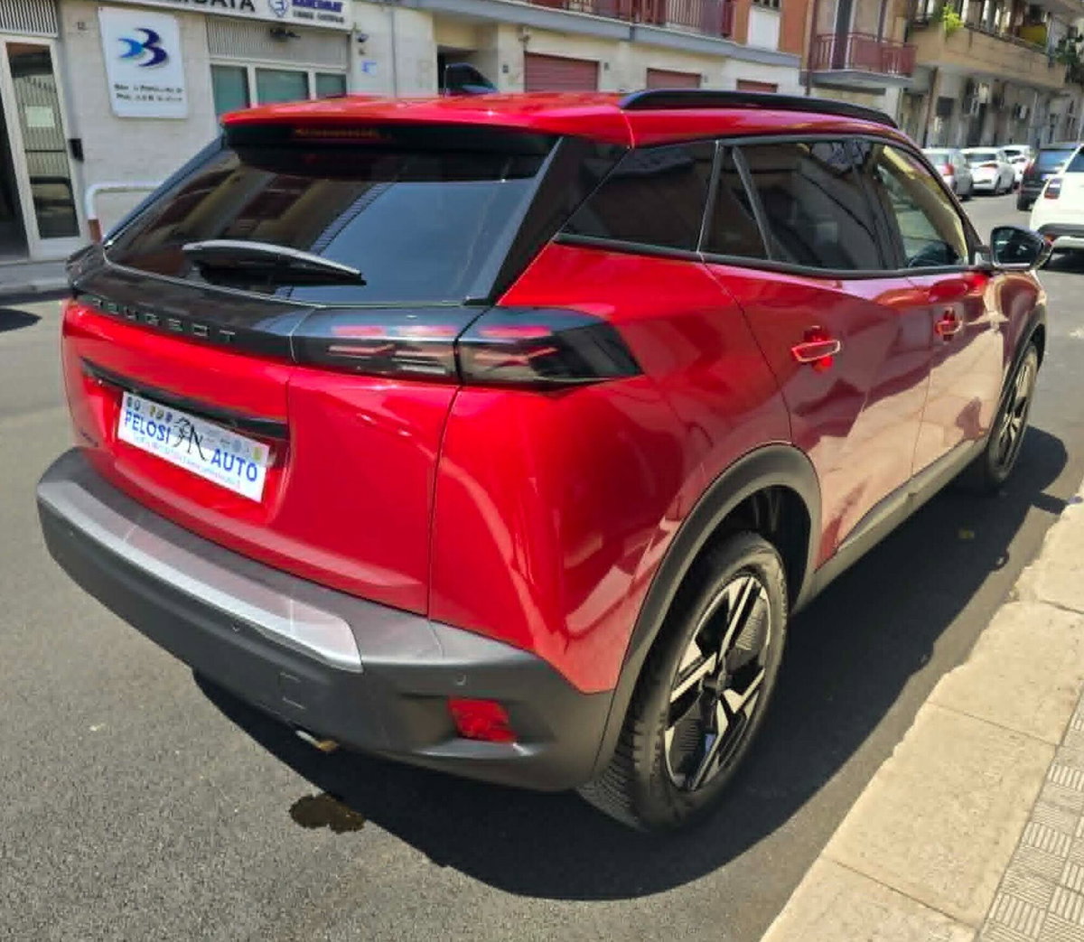 Peugeot 2008 1.2 turbo Allure 100cv (5)