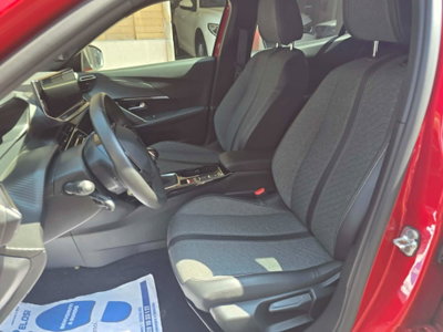 Peugeot 2008 1.2 turbo Allure 100cv (8)