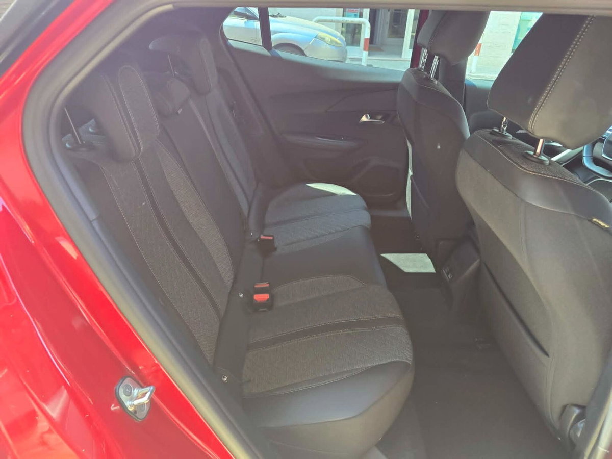 Peugeot 2008 1.2 turbo Allure 100cv (9)