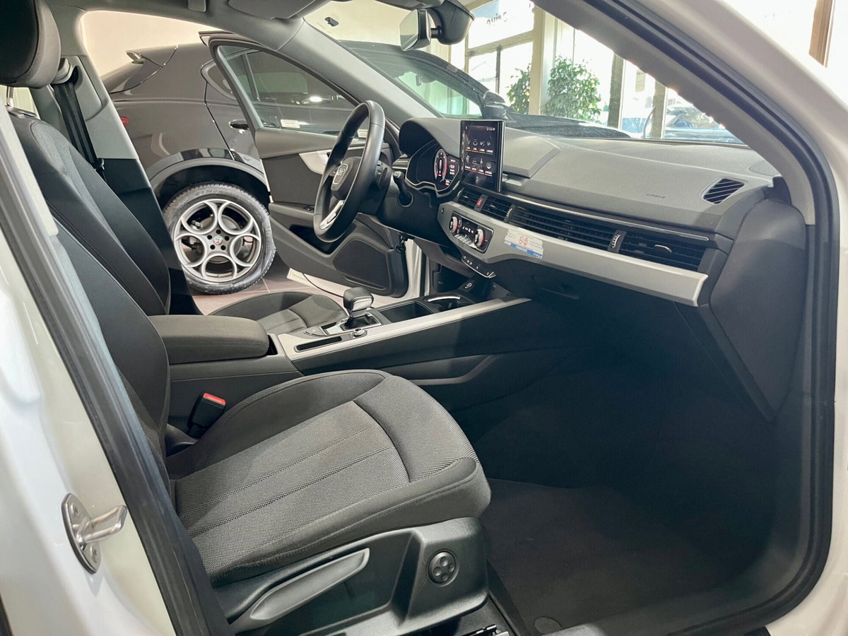 Audi A4 Avant 30 TDI/136 CV S tronic S line edition (8)