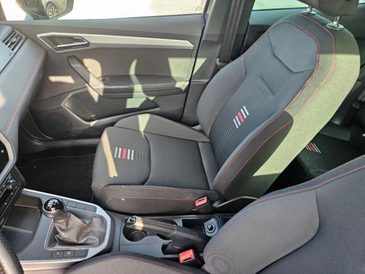SEAT Arona 1.0 TGI FR (10)