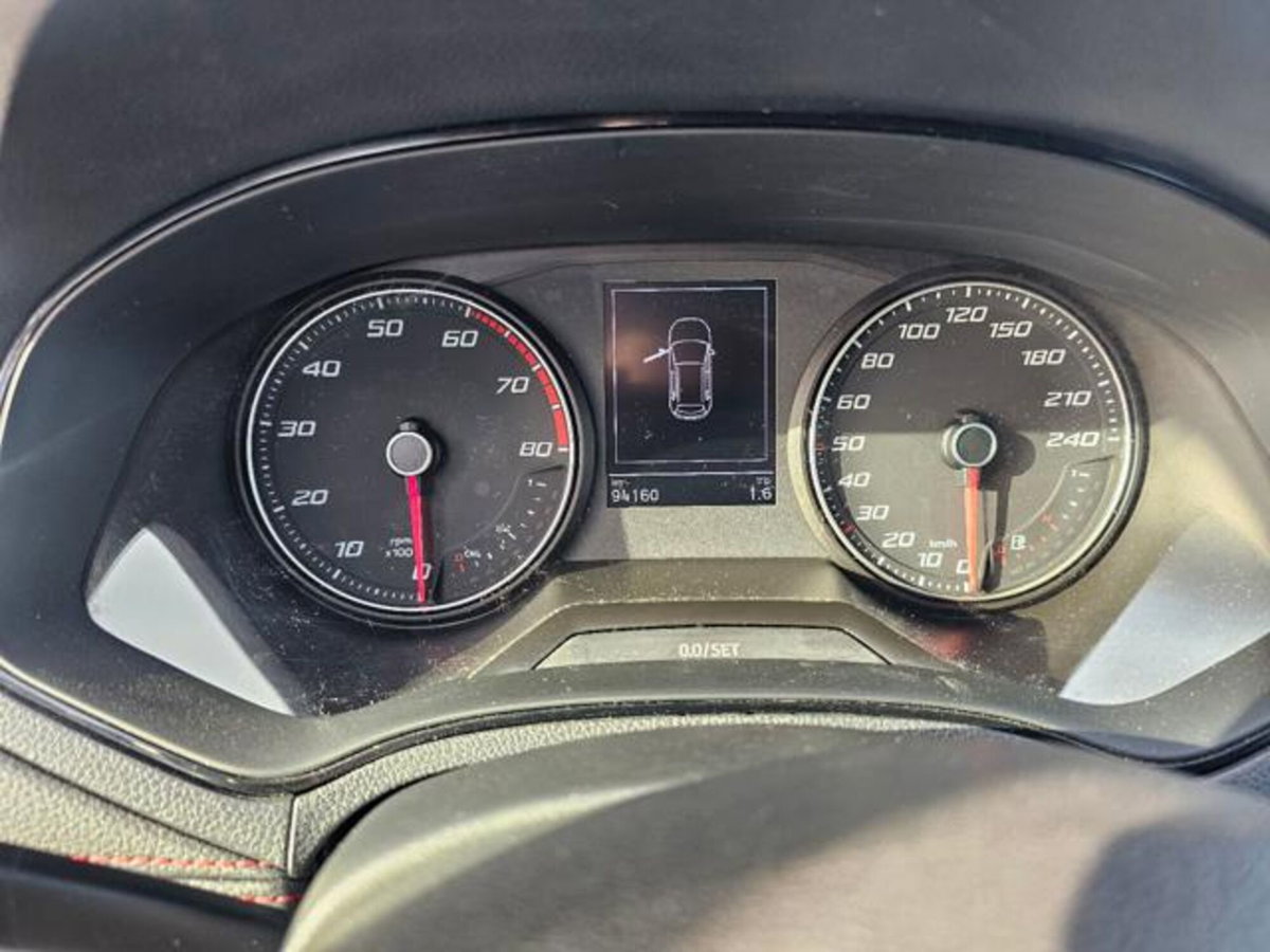 SEAT Arona 1.0 TGI FR (11)