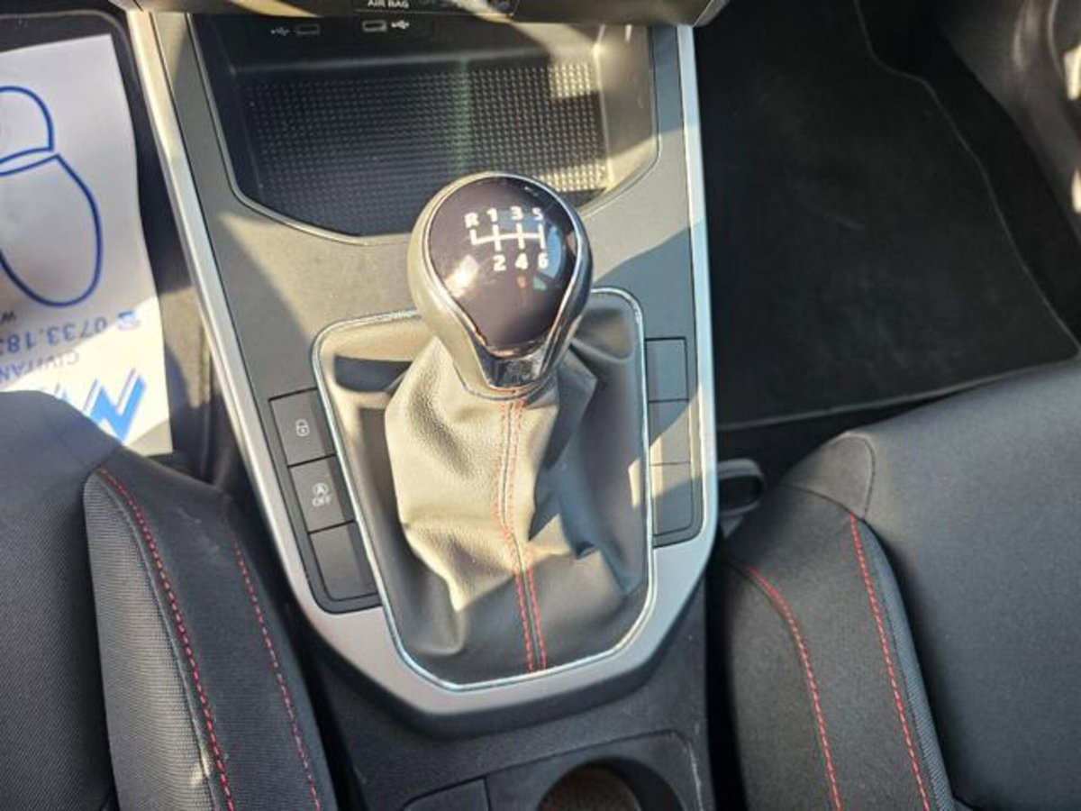 SEAT Arona 1.0 TGI FR (13)
