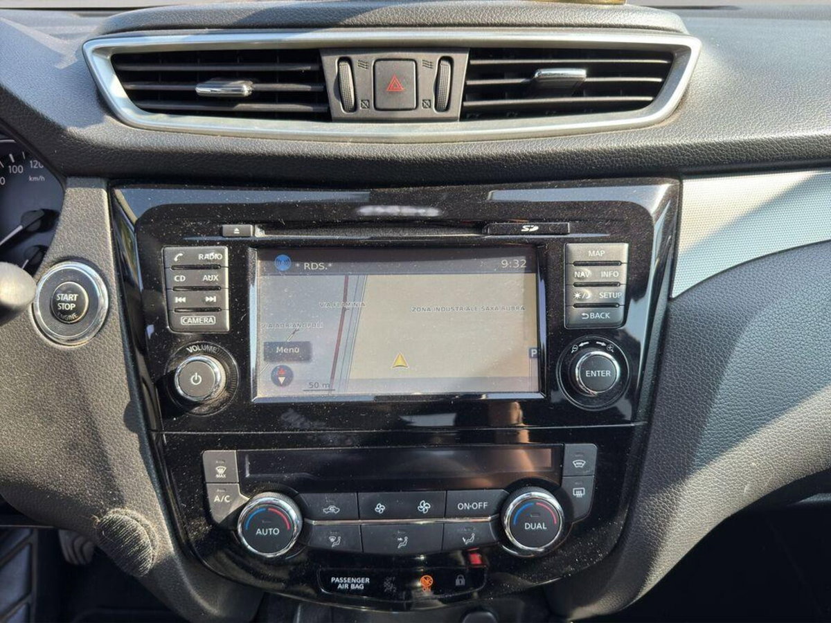 Nissan Qashqai 1.5 dCi N-Connecta (12)