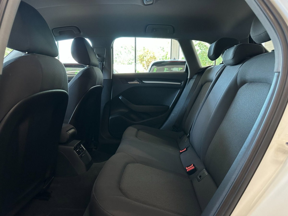 Audi A3 Sportback 30 TDI Admired (9)