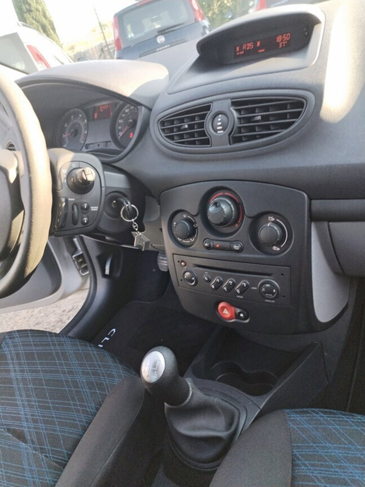 Renault Clio 1.2 16V 5 porte Confort (13)