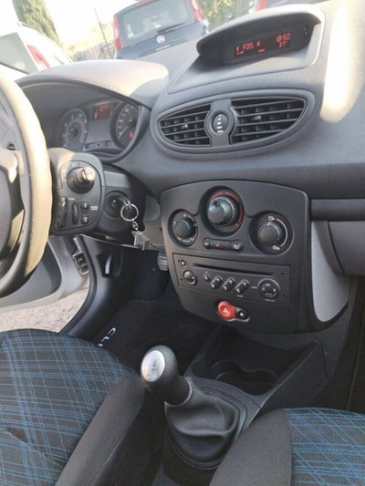Renault Clio 1.2 16V 5 porte Confort (13)