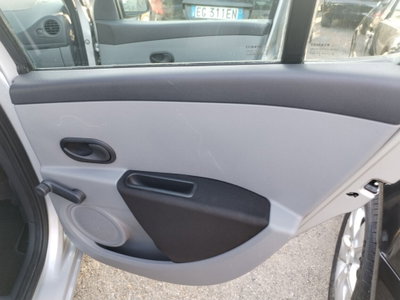 Renault Clio 1.2 16V 5 porte Confort (17)