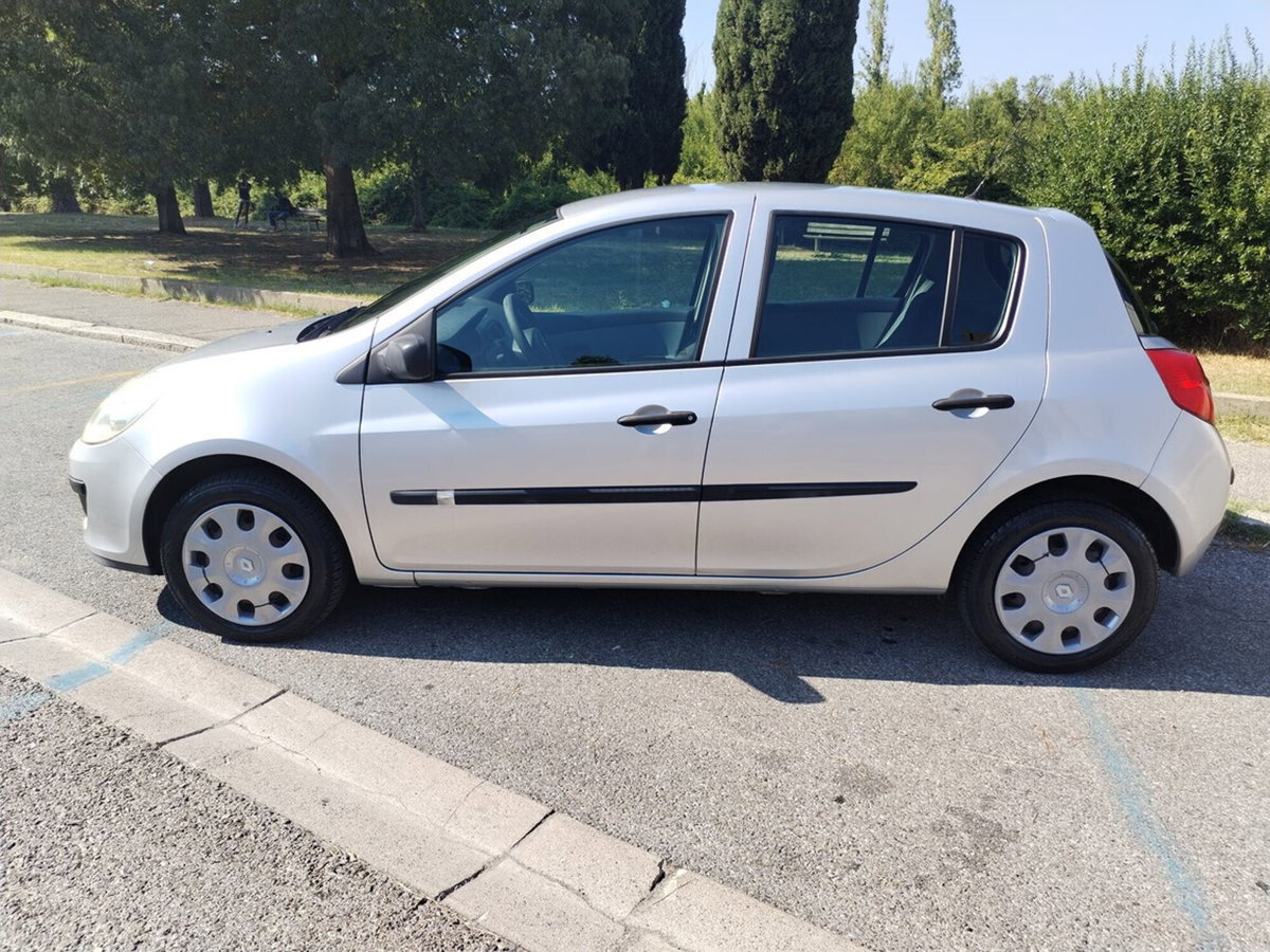 Renault Clio 1.2 16V 5 porte Confort (2)