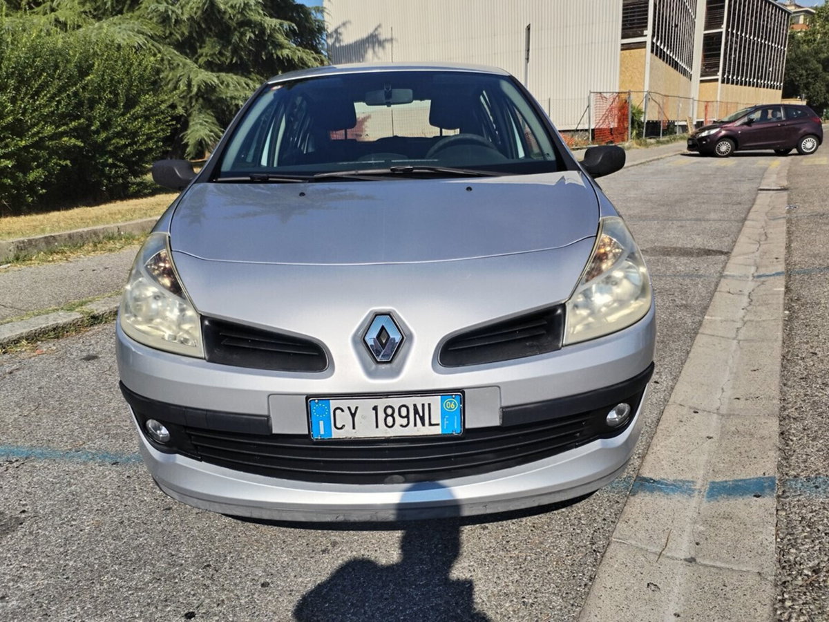 Renault Clio 1.2 16V 5 porte Confort (6)