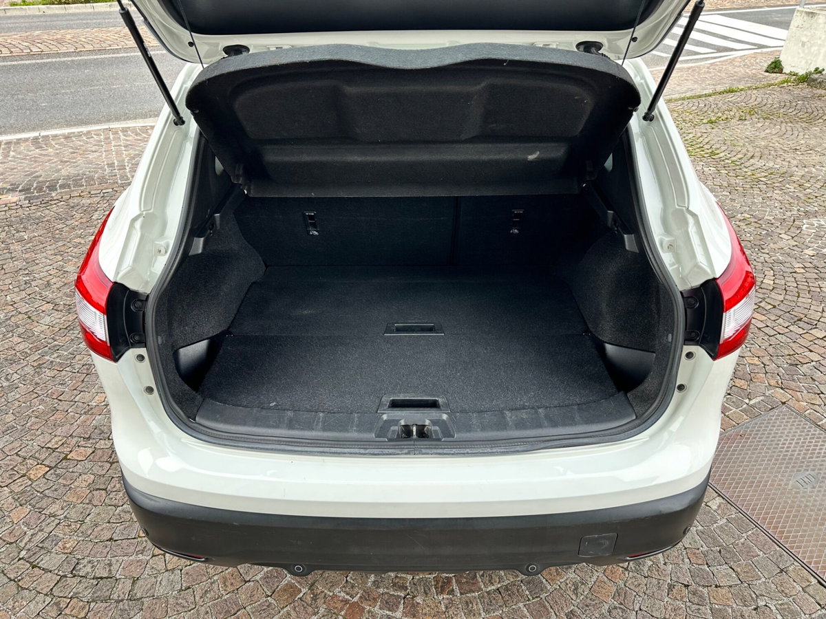 Nissan Qashqai 1.5 dCi Acenta (17)