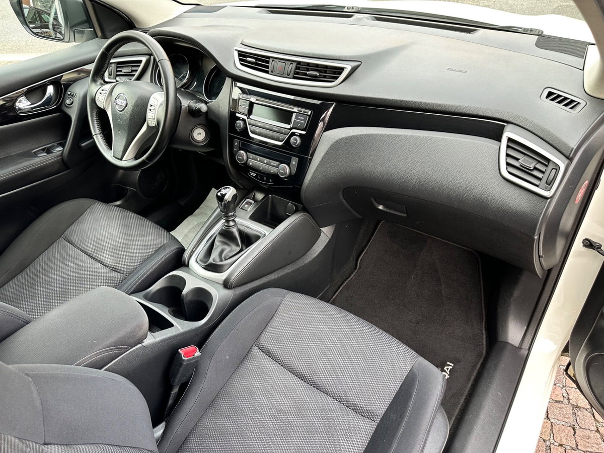 Nissan Qashqai 1.5 dCi Acenta (9)
