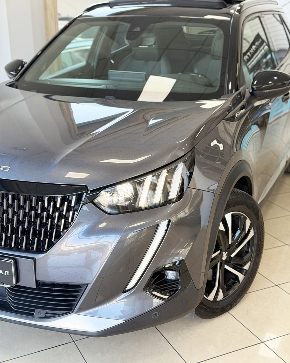 Peugeot 2008 BlueHDi 130 S&S EAT8 GT Line (2)