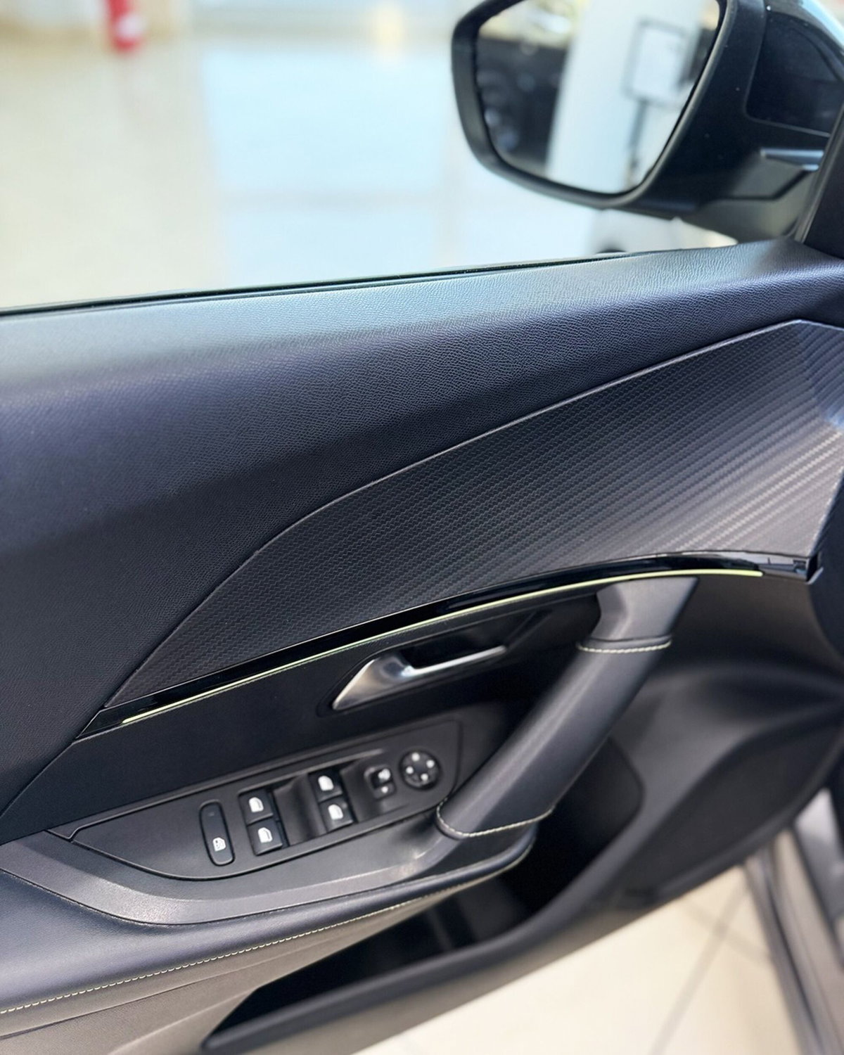 Peugeot 2008 BlueHDi 130 S&S EAT8 GT Line (8)