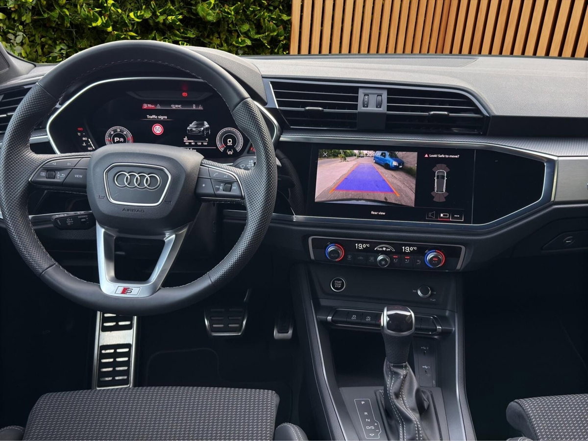 Audi Q3 Sportback 35 TDI quattro S tronic S line edition (15)