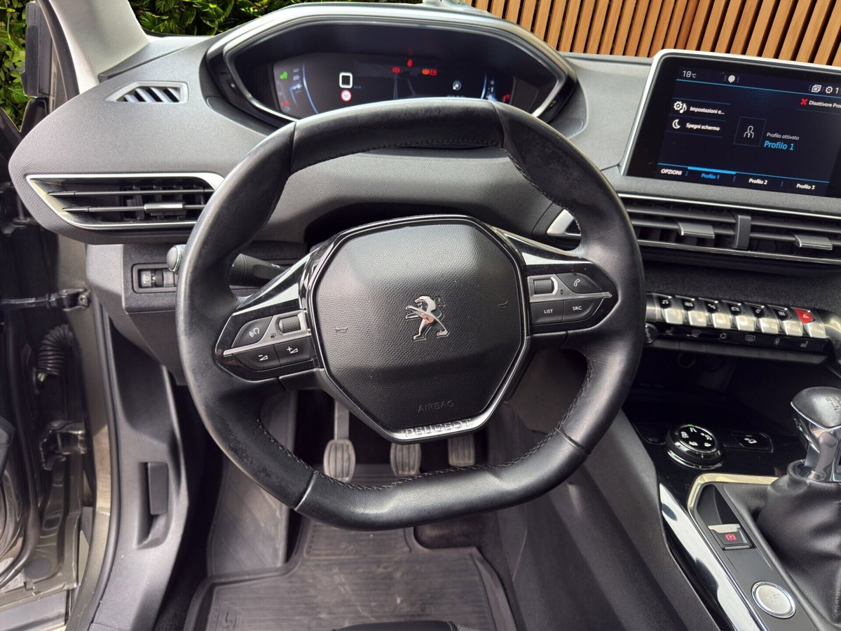 Peugeot 3008 PureTech Turbo 130 S&S EAT8 Allure (11)