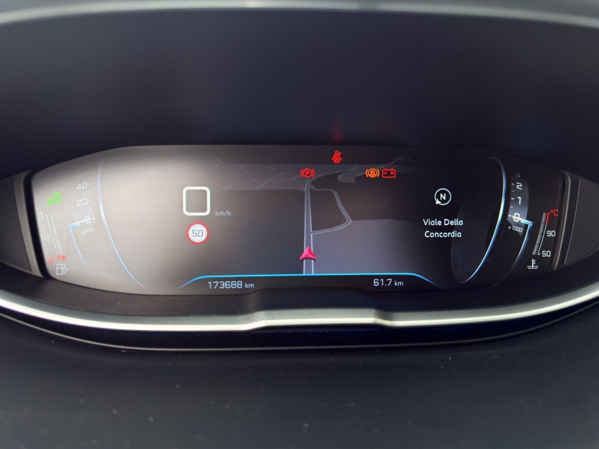 Peugeot 3008 PureTech Turbo 130 S&S EAT8 Allure (17)