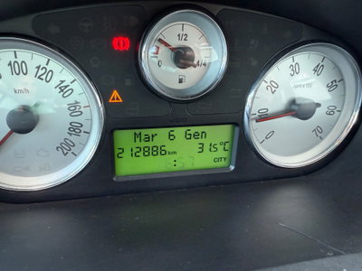 Lancia Ypsilon 1.3 MJT 75 CV Diva (10)