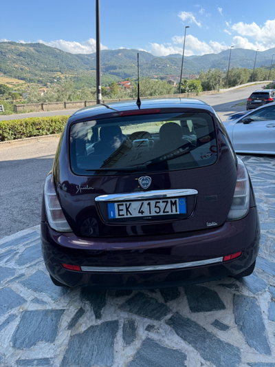 Lancia Ypsilon 1.3 MJT 75 CV Diva (4)