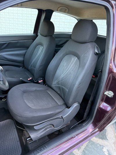 Lancia Ypsilon 1.3 MJT 75 CV Diva (7)