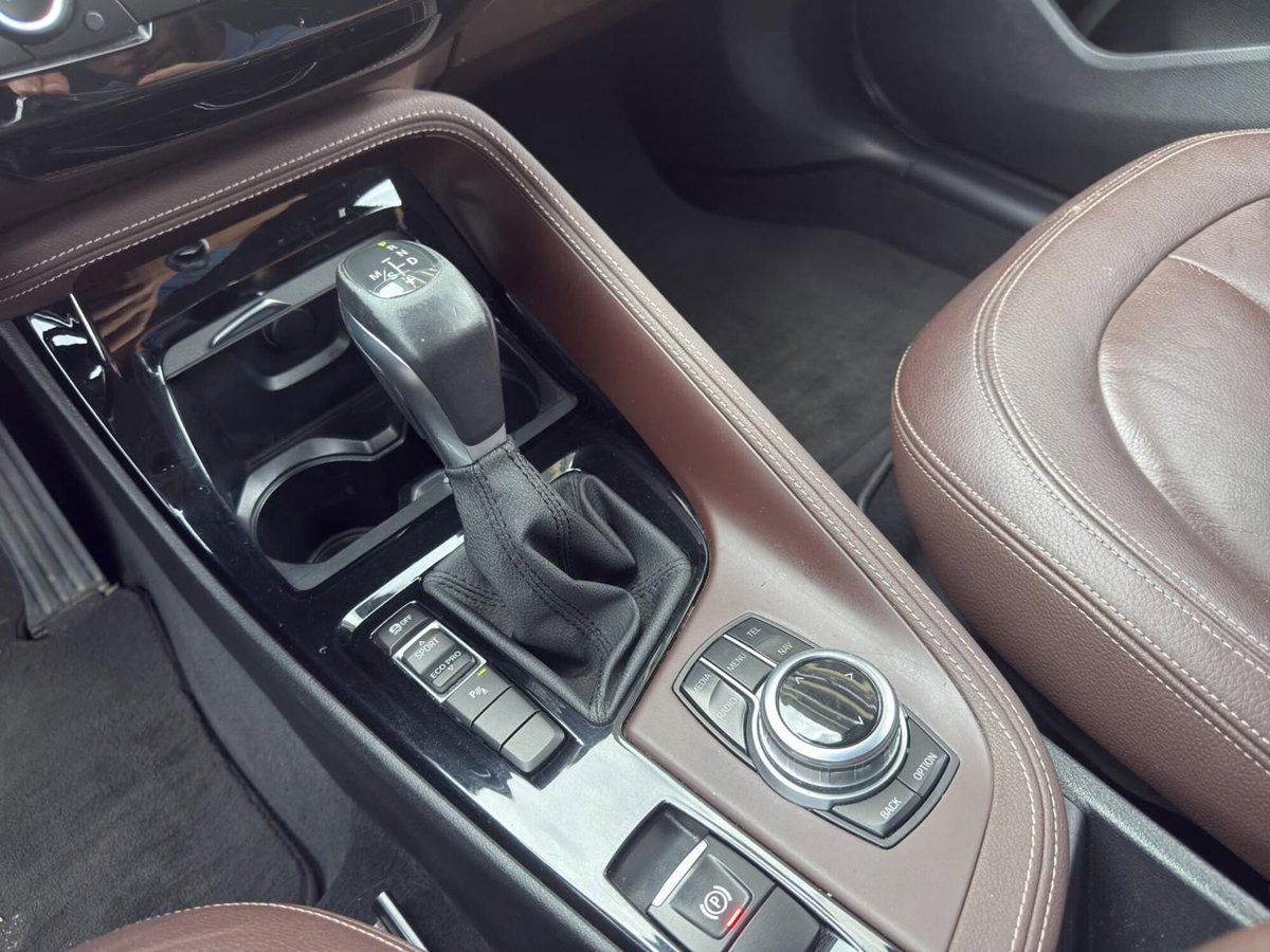BMW X1 sDrive18d Advantage (15)