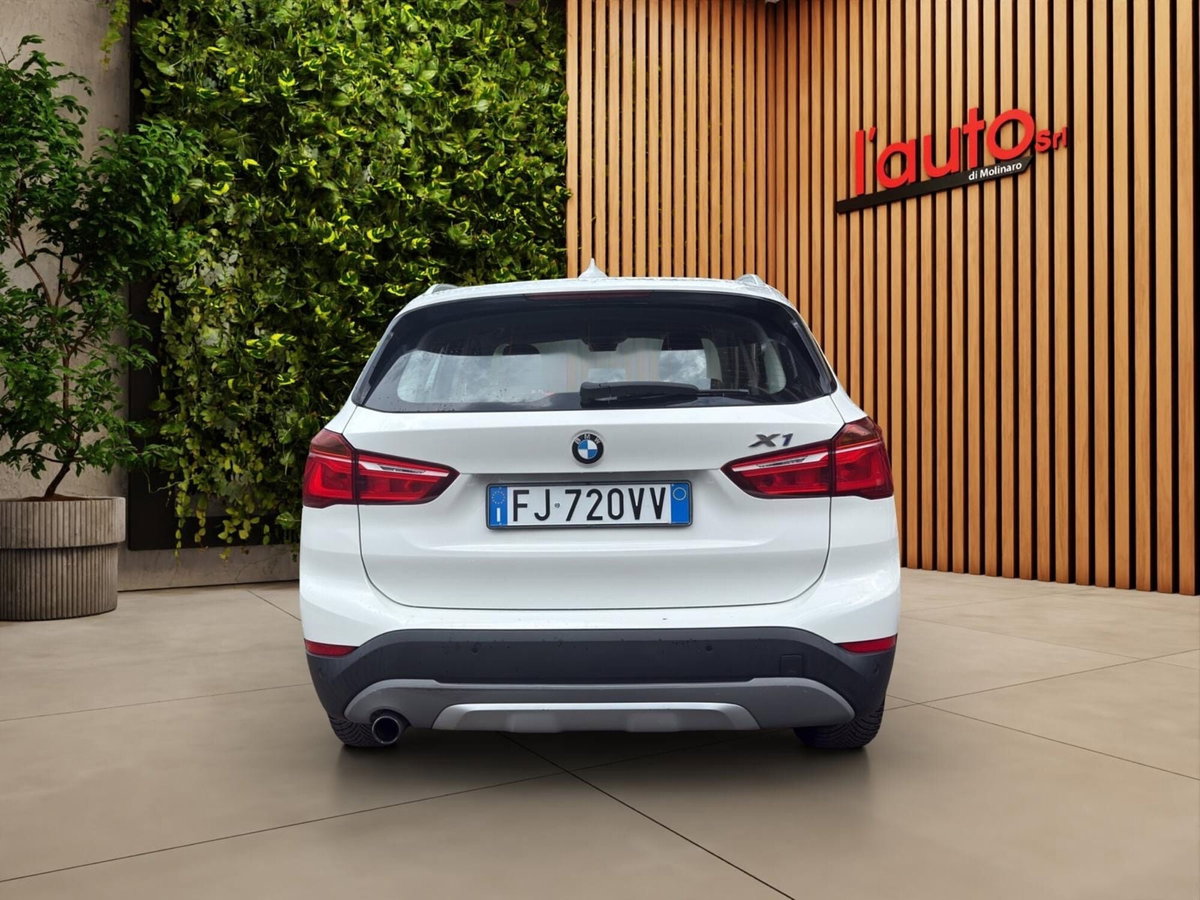 BMW X1 sDrive18d Advantage (6)