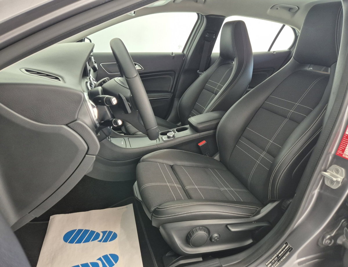 Mercedes-Benz GLA SUV 180 d Automatic Sport (10)