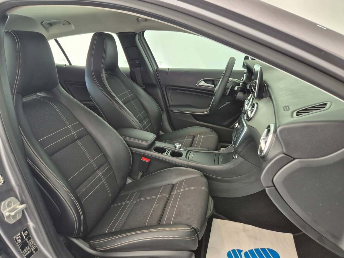 Mercedes-Benz GLA SUV 180 d Automatic Sport (12)