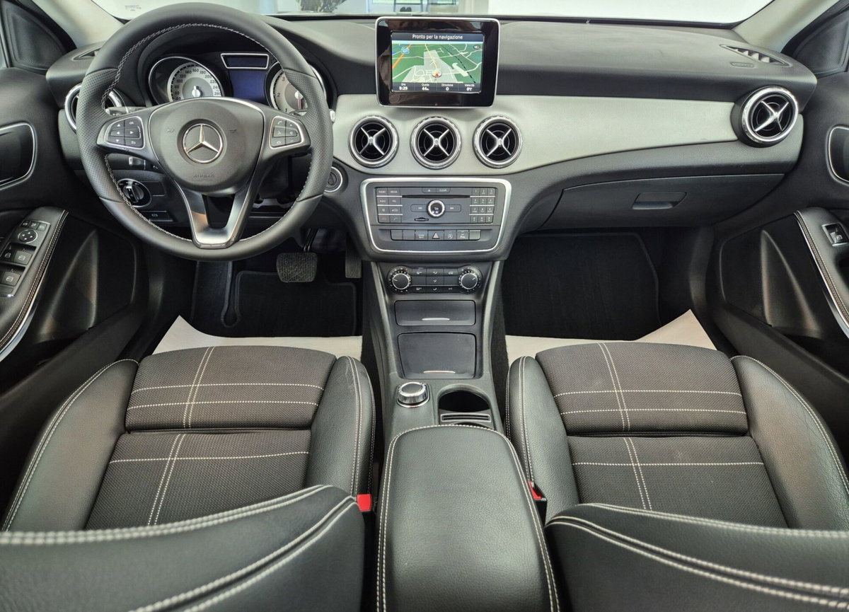 Mercedes-Benz GLA SUV 180 d Automatic Sport (16)