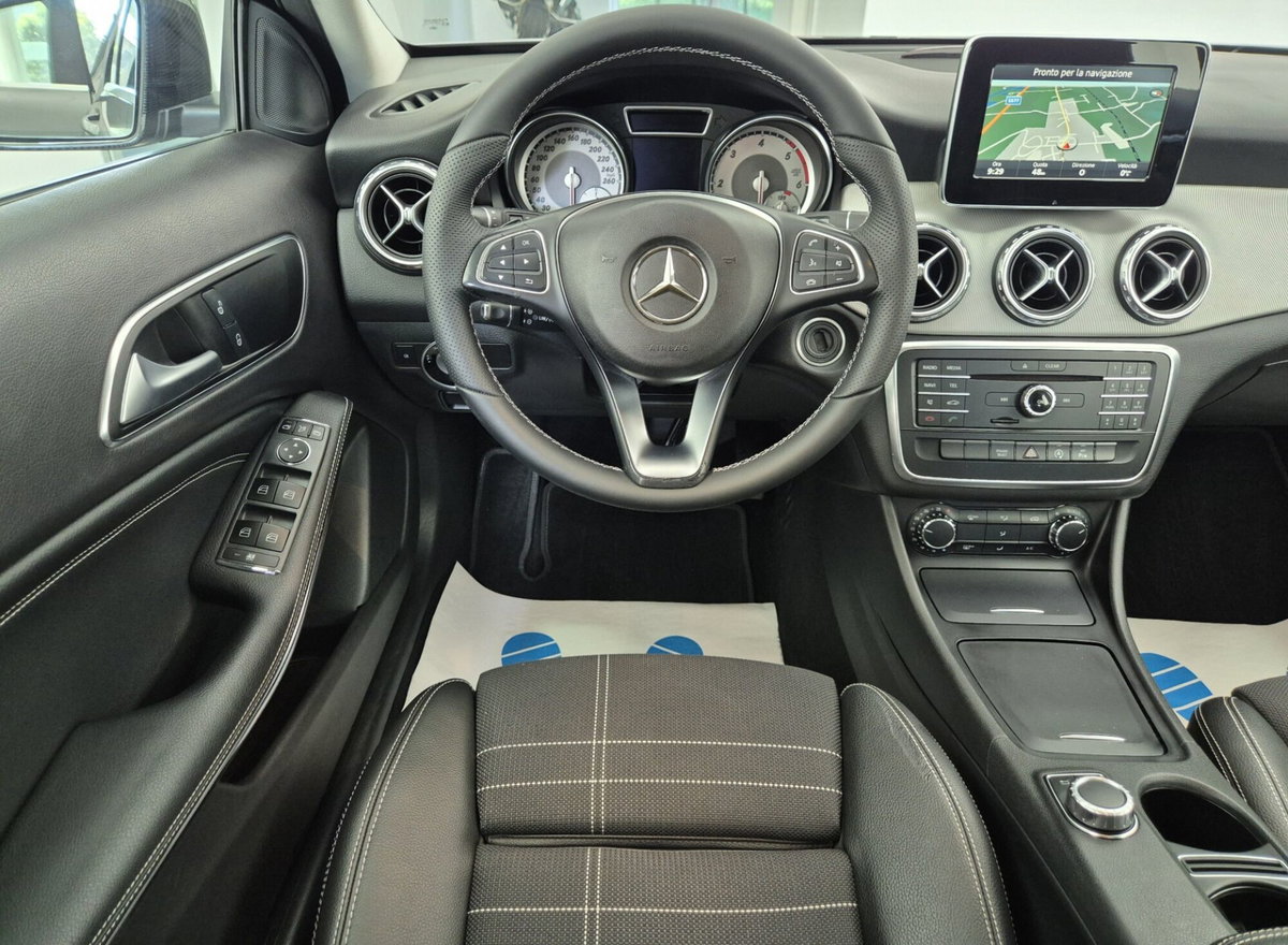 Mercedes-Benz GLA SUV 180 d Automatic Sport (17)