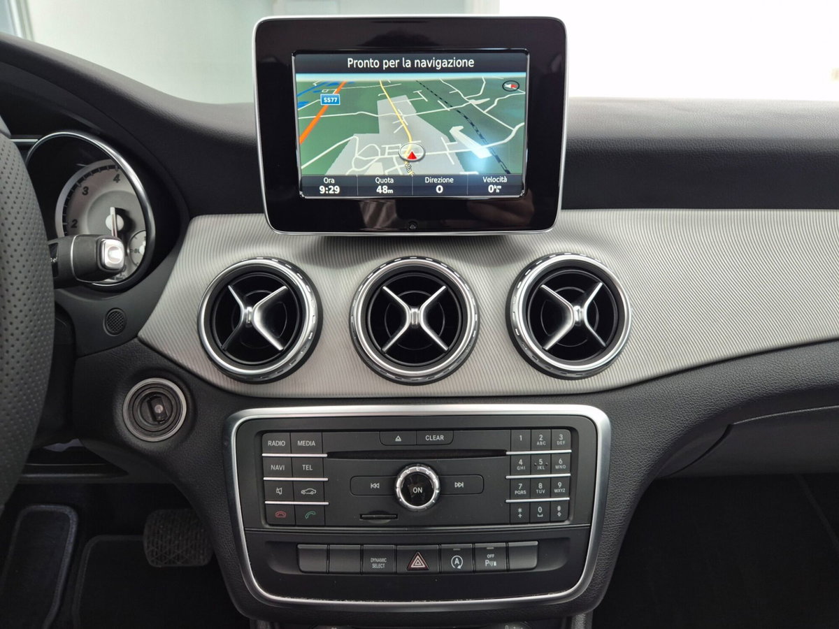 Mercedes-Benz GLA SUV 180 d Automatic Sport (19)