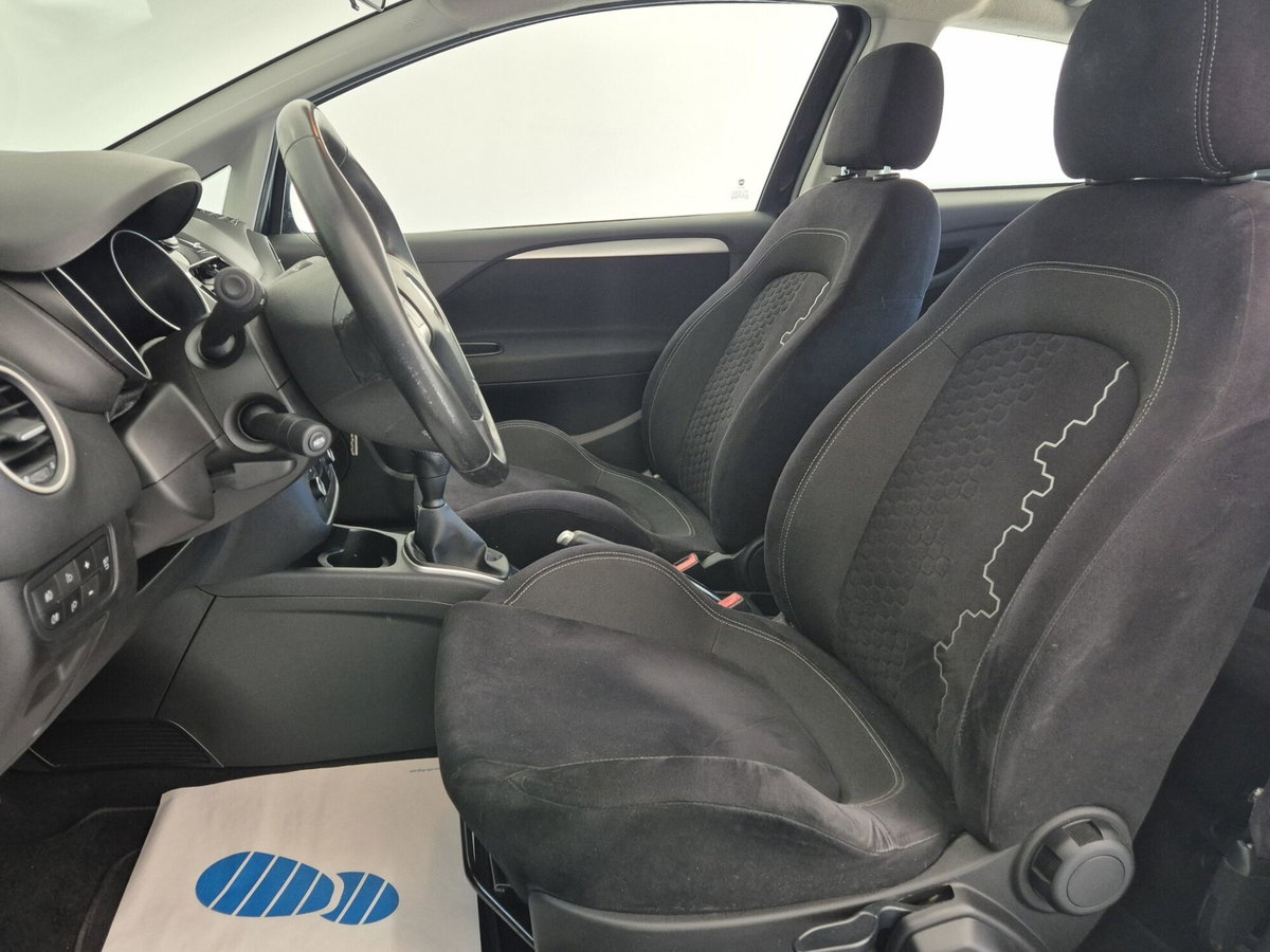 Fiat Punto 1.3 MJT II 75 CV 5 porte Street (10)