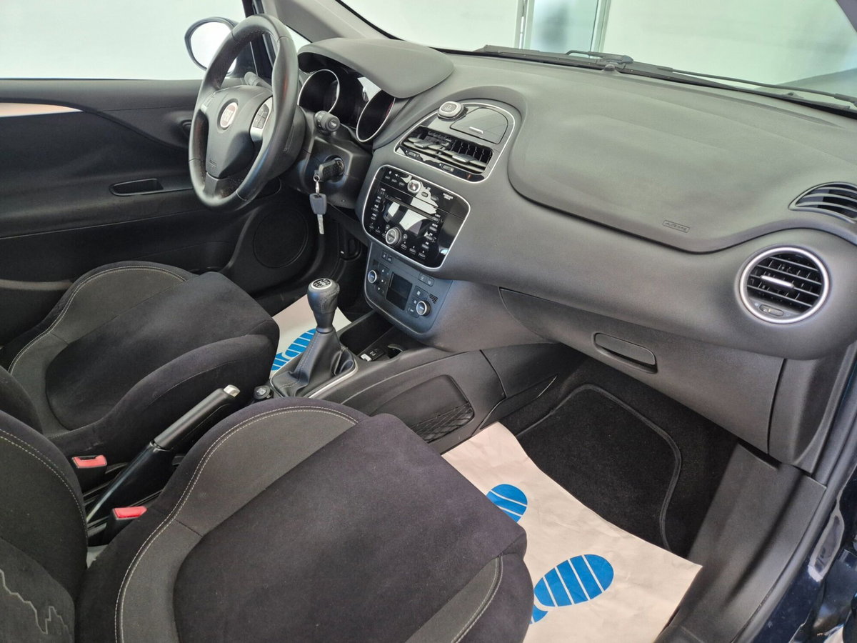 Fiat Punto 1.3 MJT II 75 CV 5 porte Street (11)