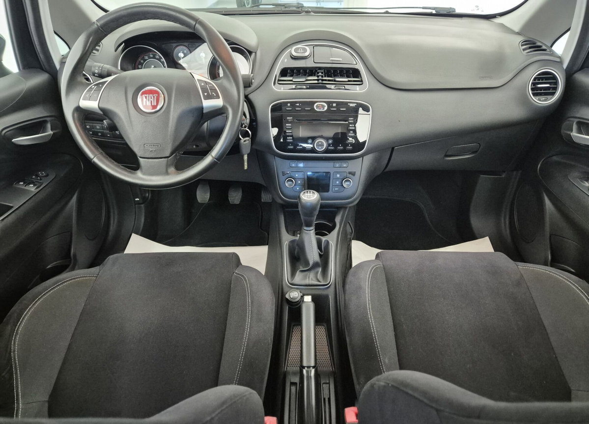 Fiat Punto 1.3 MJT II 75 CV 5 porte Street (14)