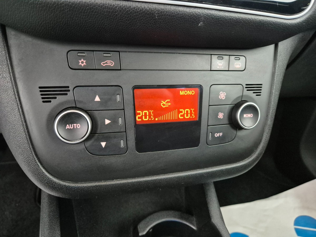 Fiat Punto 1.3 MJT II 75 CV 5 porte Street (16)