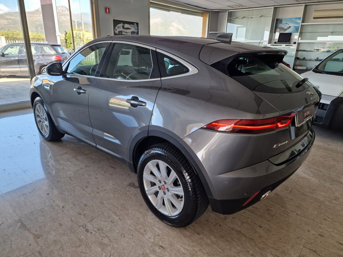 Jaguar E-Pace 2.0D 180 CV AWD aut. R-Dynamic (2)