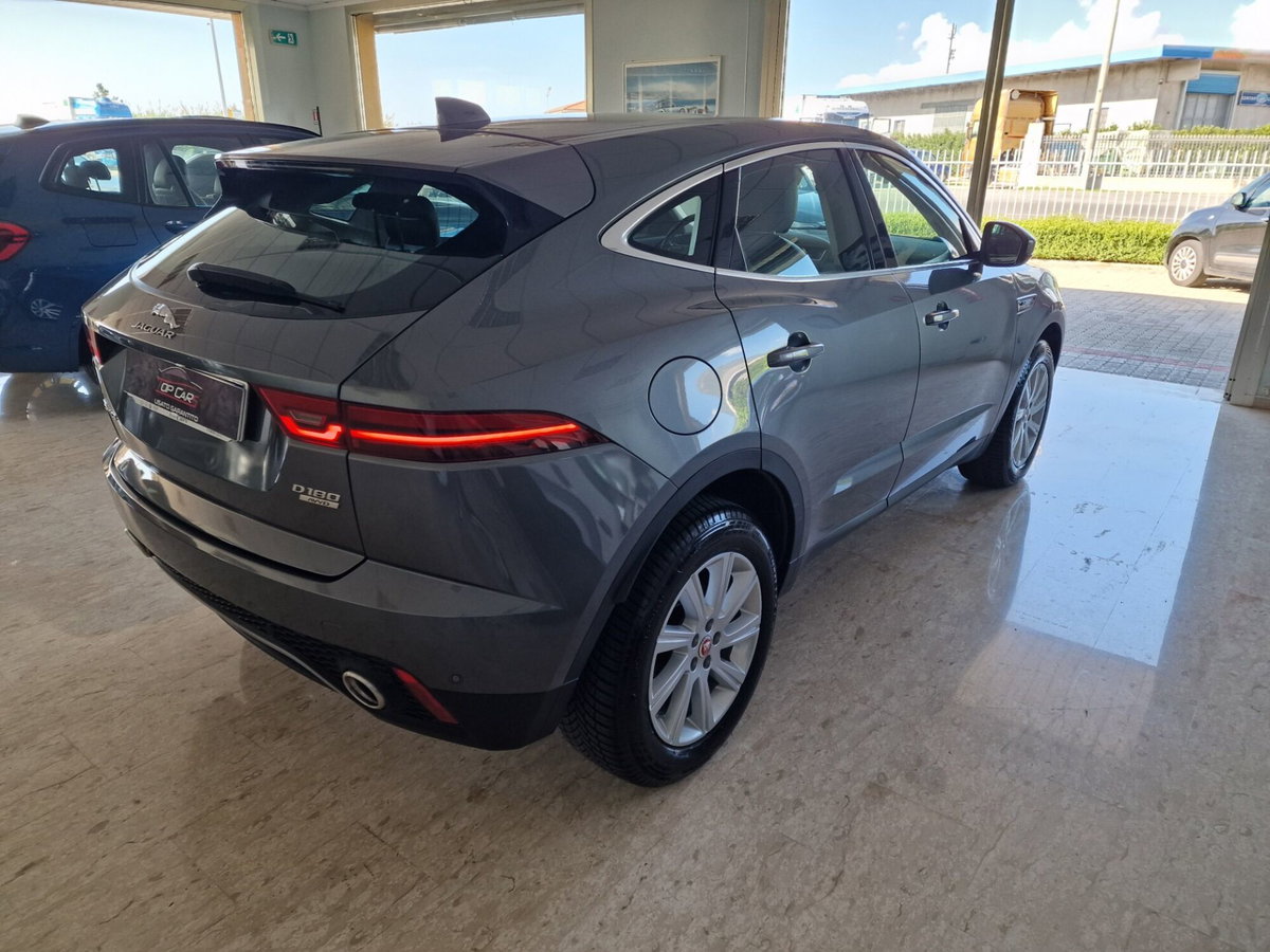 Jaguar E-Pace 2.0D 180 CV AWD aut. R-Dynamic (3)