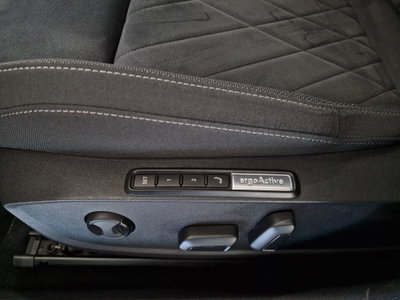 Volkswagen Golf 2.0 TDI 150 CV DSG SCR Style (18)