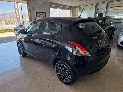 Lancia Ypsilon 1.0 FireFly 5 porte S&S Hybrid Ecochic Gold (2)