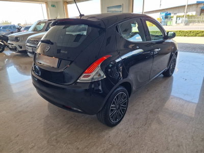 Lancia Ypsilon 1.0 FireFly 5 porte S&S Hybrid Ecochic Gold (3)