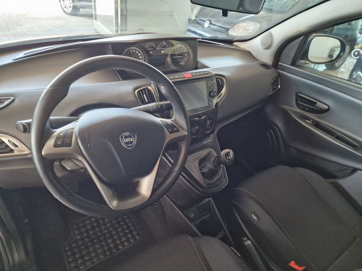 Lancia Ypsilon 1.0 FireFly 5 porte S&S Hybrid Ecochic Gold (7)