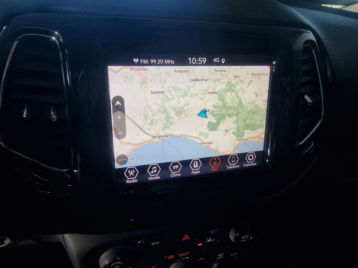 Jeep Compass 1.6 Multijet II 2WD Limited (8)