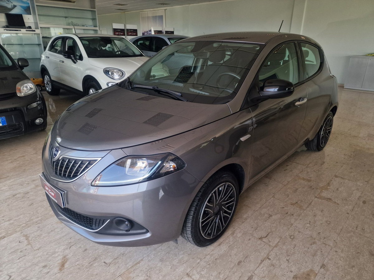 Lancia Ypsilon 1.0 FireFly 5 porte S&S Hybrid Ecochic Gold