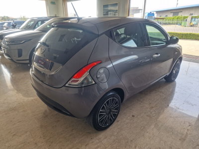 Lancia Ypsilon 1.0 FireFly 5 porte S&S Hybrid Ecochic Gold (3)