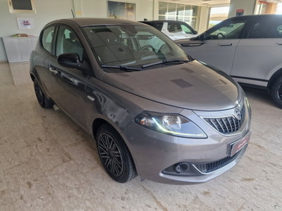 Lancia Ypsilon 1.0 FireFly 5 porte S&S Hybrid Ecochic Gold (4)