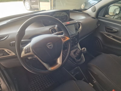 Lancia Ypsilon 1.0 FireFly 5 porte S&S Hybrid Ecochic Gold (7)